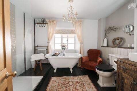 First Floor Bathroom