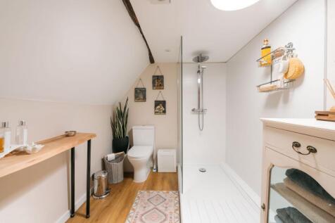 2nd Floor Shower