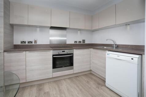 17 To Let 2 Bedroom Flat Croydon  www.islingtonpro