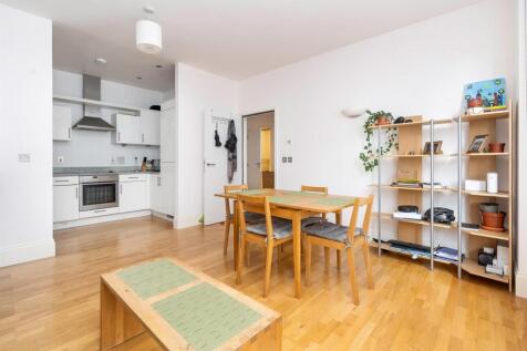 07 To Let 1 Bedroom Flat lever Street EC1 www.isli