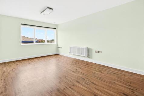 02  To Let 2 Bedroom Flat TRS Apartments Ealing UB