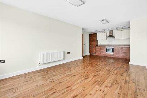 03  To Let 2 Bedroom Flat TRS Apartments Ealing UB