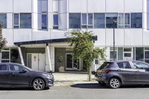 03  To Let 2 Bedroom Flat Lambeth Road SE1 www.isl