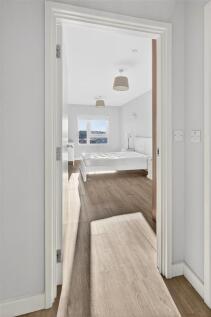 To Let 1 Bedroom Flat Vertex Wandle Road CR0 www.i