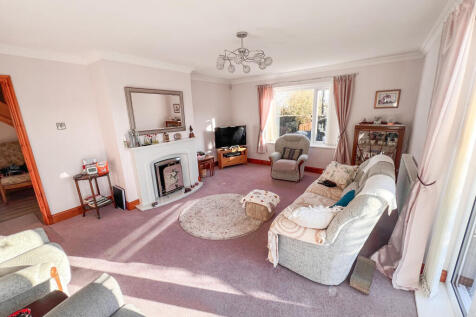 Lounge 4