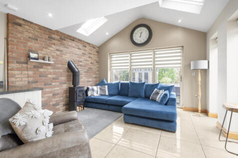 Lounge Area 2