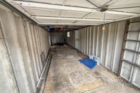 Garage 11