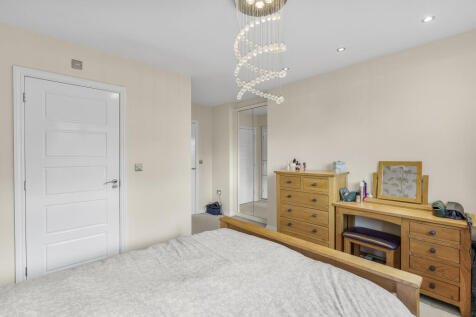 Main Bed 3