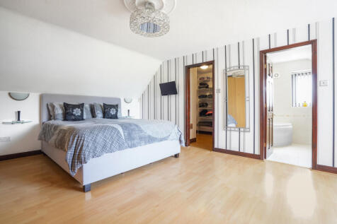 Main Bedroom 4