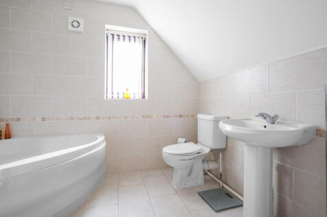 En-Suite Bathroom