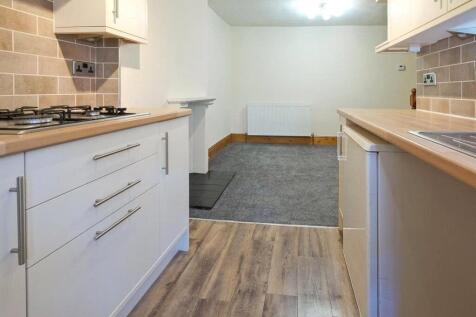 Kitchen/ Dining Area
