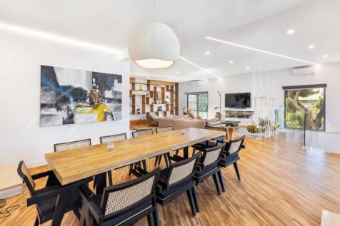 Almancil 6 Bed Villa For Sale Algarve (36)