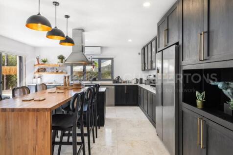 Almancil 6 Bed Villa For Sale Algarve (34)