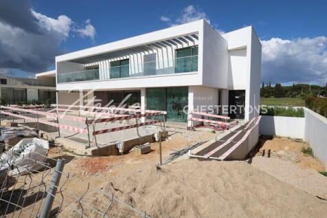 Vilamoura Villa For Sale