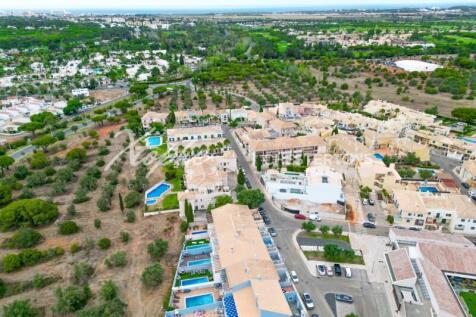 Encosta das Oliveiras 4 Bed Property For Sale In Vilamoura