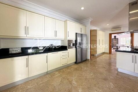 The Village 4 Bed Villa For Sale (1)