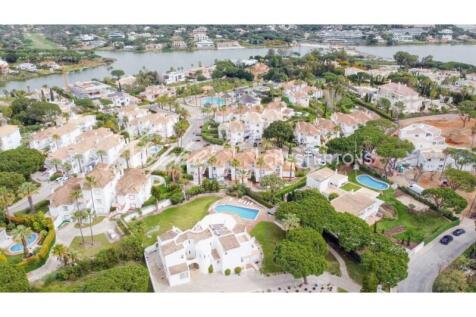 Encosta do Lago 2 Bed Apartment For Sale (17)