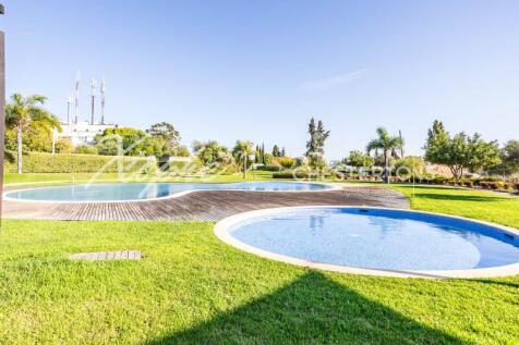 Carvoeiro Luxurious Semi-Detached at Lumina Condominium for Sale (90)