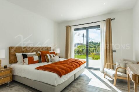 Near Vale do Lobo Fully Renovated 5 Bed Villa For Sale (2)