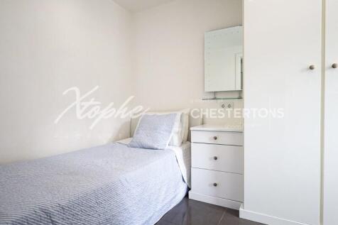 Lakeside Village 3 Bed Renovated Townhouse For Sale