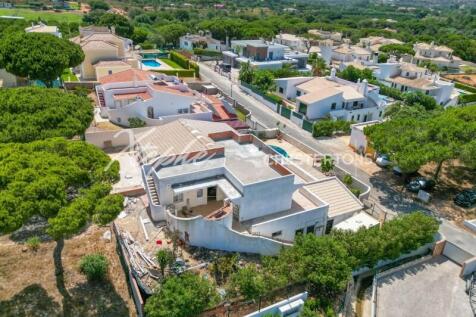Bargain 4 Bed Detached Villa Renovation Project For Sale Nr Vila Sol (4)