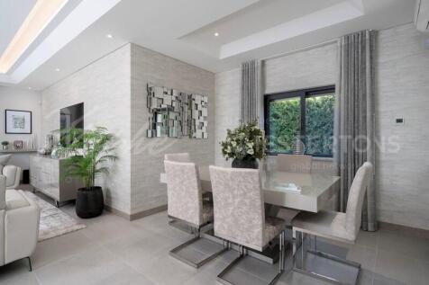 The Crest Fully Renovated 5 bed Villa For Sale (48)