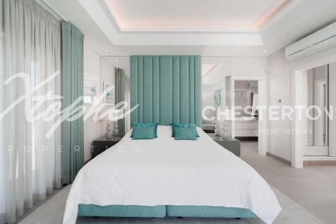 The Crest Fully Renovated 5 bed Villa For Sale (16)