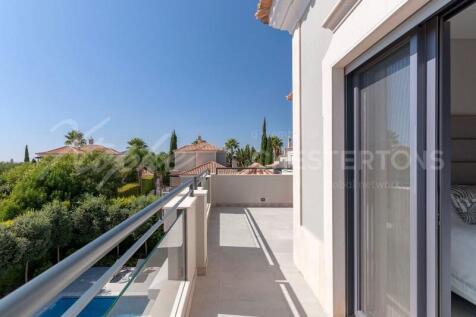 The Crest Fully Renovated 5 bed Villa For Sale (22)