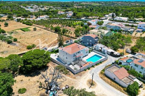 Near Vale do Lobo Fully Renovated 6 Bed Villa For Sale (10)