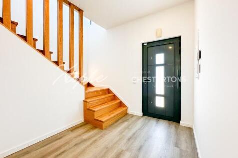 Fully Renovated 6 Bed Villa For Sale (42)