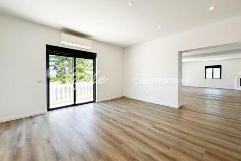 Fully Renovated 6 Bed Villa For Sale (41)