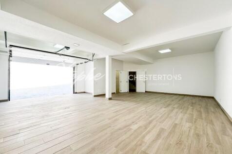 Fully Renovated 6 Bed Villa For Sale (49)