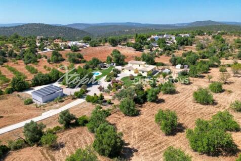 Boliqueime 5 Bed Villa With 18,000m2 Land For Sale (1)