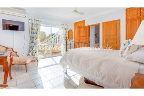 6 Bed Country Villa With Distant Sea Views For Sale In Quinta das Raposeiras (26)