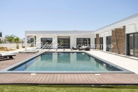 Quelfes 4 Bed Villa For Sale (50)