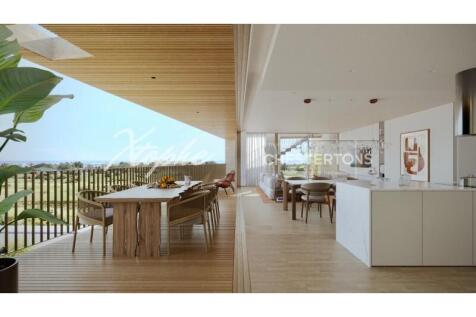 Vilamoura 2 Bed Apartment For Sale