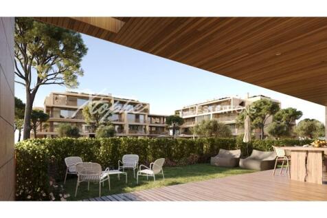 Vilamoura 2 Bed Apartment For Sale