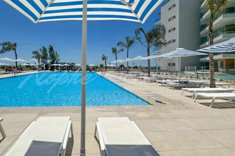 Vilamoura Sea Front 2 Bed Apartment for Sale (18)