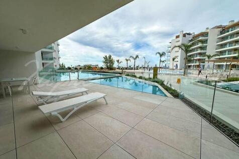 Vilamoura Sea Front 2 Bed Apartment for Sale (22)
