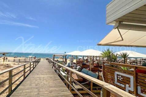 Vilamoura Sea Front 2 Bed Apartment for Sale (32)