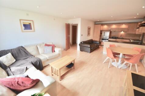 Living / Kitchen Area
