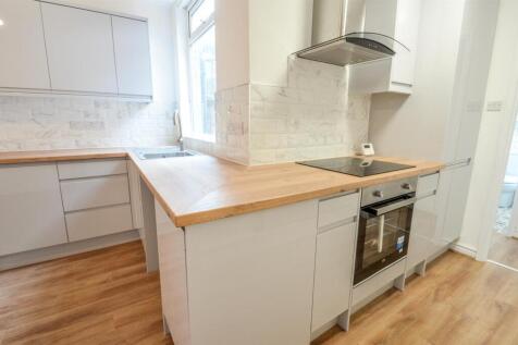 Kitchen 2.jpg