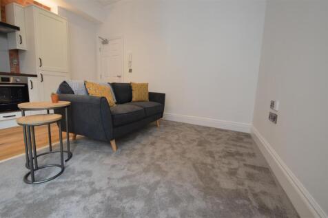 Living Area 1.JPG