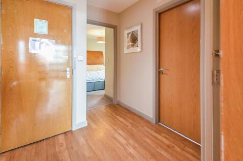 Hallway 2.jpg