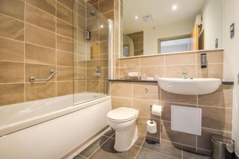 Bathroom 1.jpg