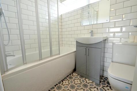 Bathroom 1.JPG