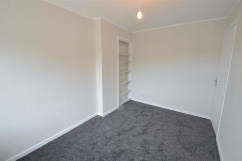 Bedroom 1-1.JPG