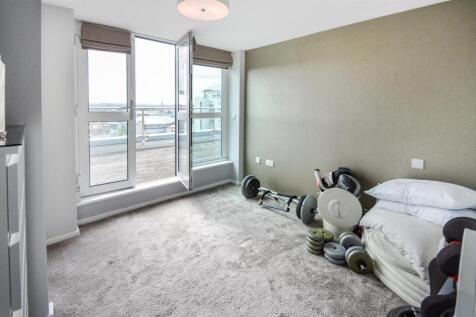 Bedroom 3_1.JPG
