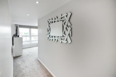 Bedroom 1_1.JPG