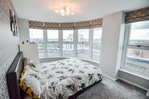 Bedroom 2_1.JPG